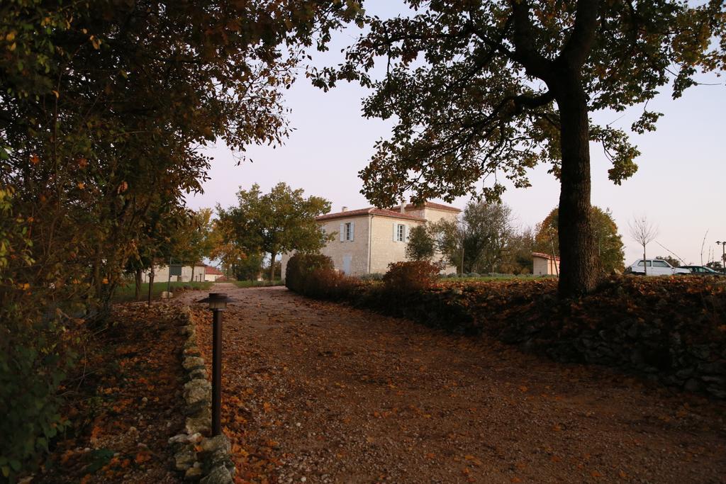 Chambres D'Hotes Domaine De Nazere Avezan Luaran gambar