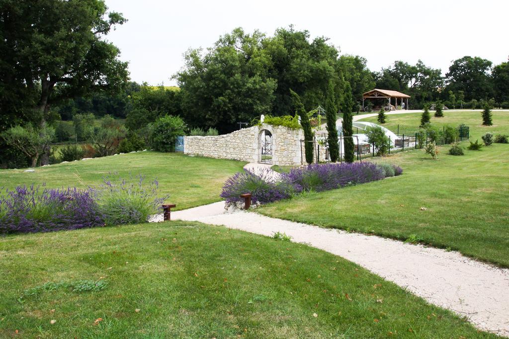 Chambres D'Hotes Domaine De Nazere Avezan Luaran gambar